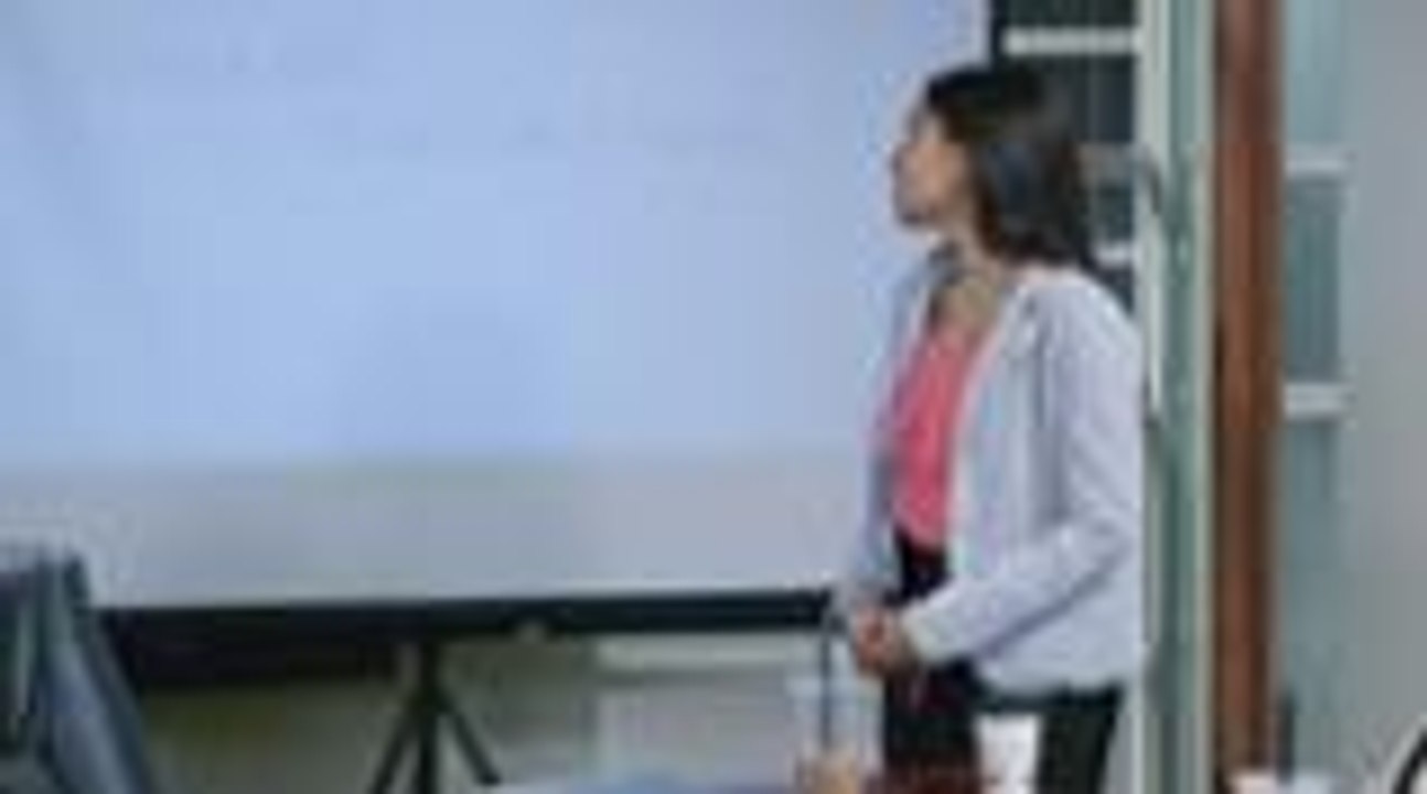 Simon gets disappointed of Leah's presentation