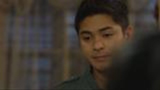 Glen, gives her Christmas gift to Cardo