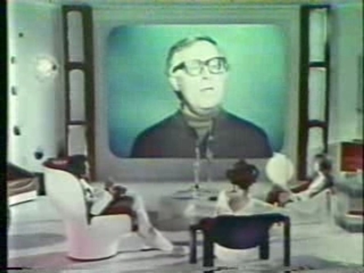 Tv Walls Fahrenheit 451