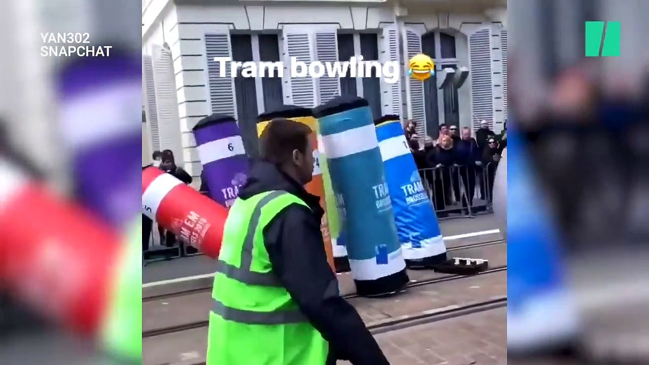 À Bruxelles, des conducteurs ont joué au bowling avec leur tram