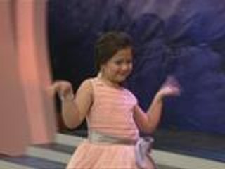Iba't ibang klase ng beauty queen 'walk' bulilit style