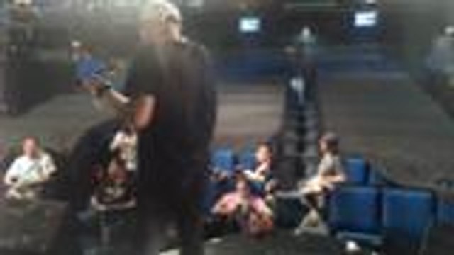 Pasilip kulitan ng cast sa taping ng Banana Sundae