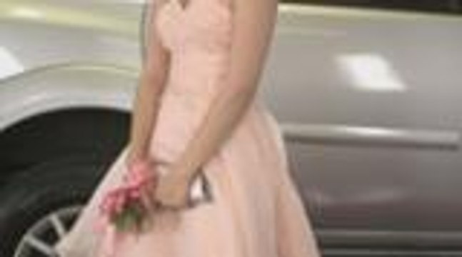 Gabby, gandang-ganda kay Sophie sa kanilang prom