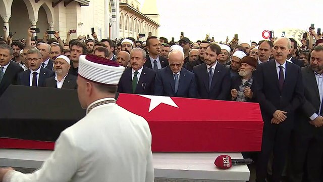 Tarihçi Kadir Mısıroğlu son yolculuğuna uğurlandı