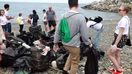 Avrupalı gençler plajları temizledi - HATAY