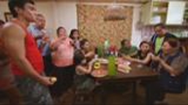 Leah, masayang sinalubong ng kanyang mga kapitbahay