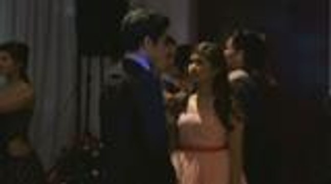 Joel, isinayaw si Bea sa prom