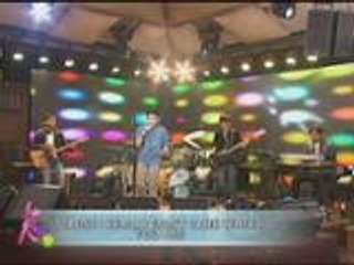 Darren sings "Sugar"