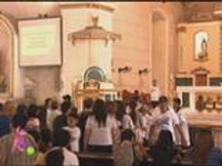 Kris explains to Bimby why people love taking pictures of them