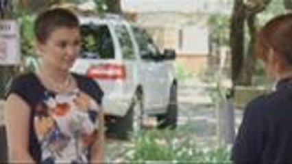 Claudia, kinompronta si Yna