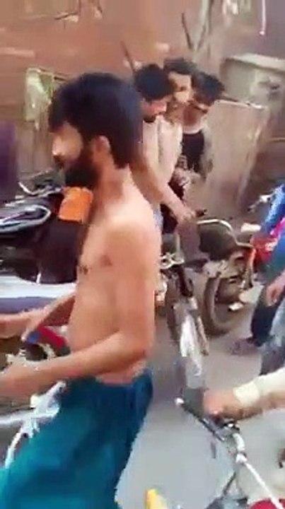 choti si baat pr larai kahan tk pohanch gai