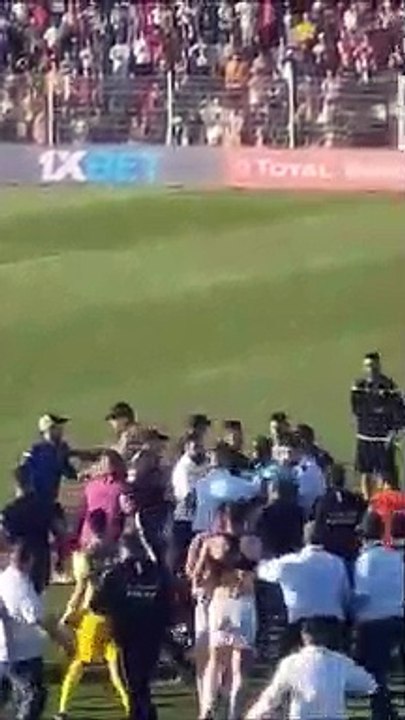 Referees attacked by CS Sfax (Tunisia) players and staff after elimination