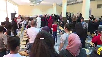 Papa se reúne con refugiados en Bulgaria