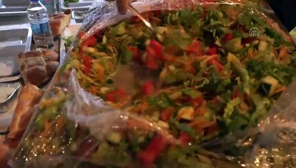 İlk iftarlarını kontrol noktasında nöbetleşe yaptılar - MUŞ