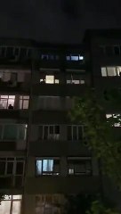 İstanbul Şişlide YSKnın seçim kararı tencere tava ile protesto ediliyor