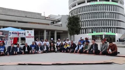 Belediyeden Çıkartılan İşçiler Simit ve Suyla Oruç Açtı