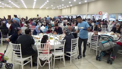 - İzmir Aliağa'da ilk iftara yoğun ilgi