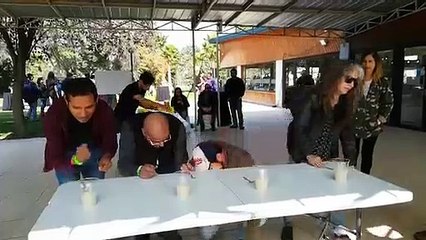 video juego cucharas