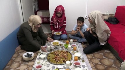 Hatay'da konteyner kentte ilk iftar