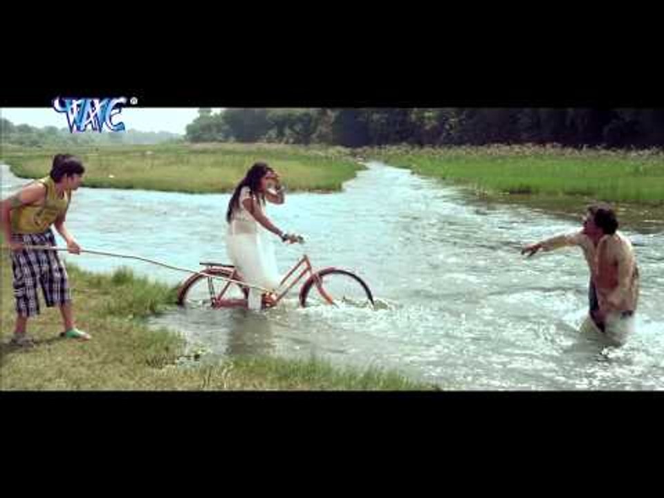 KISSIING SCENES || Dinesh Lal || Kajal Raghwani || Latest Bhojpuri Movie SCENES