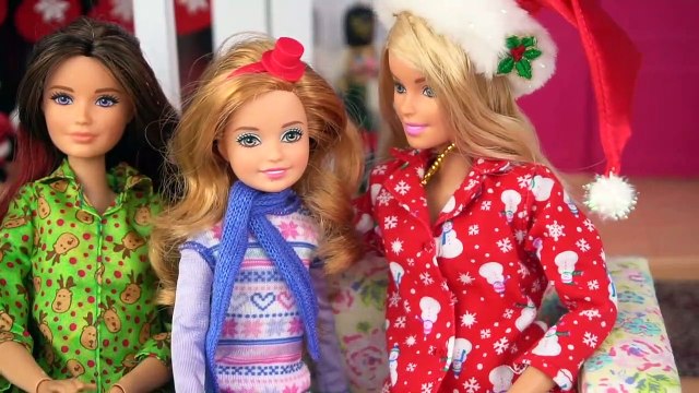 Barbie Sisters Christmas Morning Routine - Opening Christmas Presents!