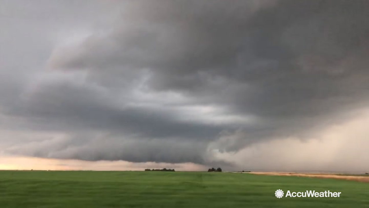 Insane lightning strike hits the Plains
