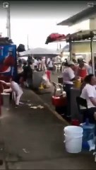 SE LE CAYERON LAS TORTILLAS A LA TAQUERA Y PUES ....