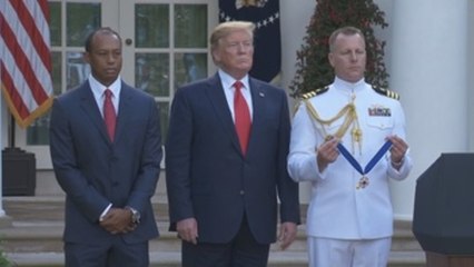 Trump concede Medalla de la Libertad al golfista Tiger Woods por su carrera
