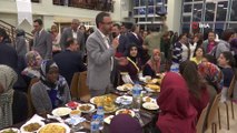 Bakan Kasapoğlu ilk iftarı öğrenci yurdunda yaptı