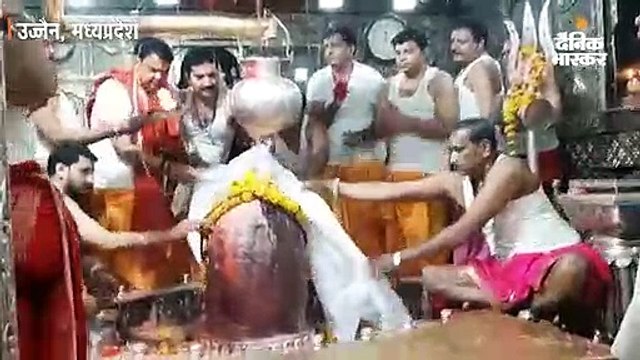 महाराष्ट्र के मुख्यमंत्री ने महाकाल के दर्शन किए