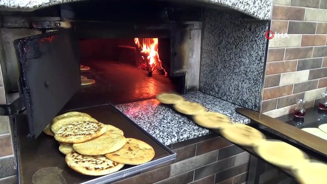‘Maraş çöreği’ için fırınlarda hummalı çalışma başladı