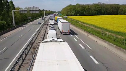 Voiture et caravane en feu sur l'A36 au sud de Mulhouse