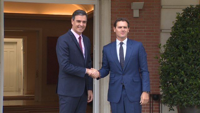 Sánchez recibe a Rivera en Moncloa con el objetivo de normalizar las relaciones