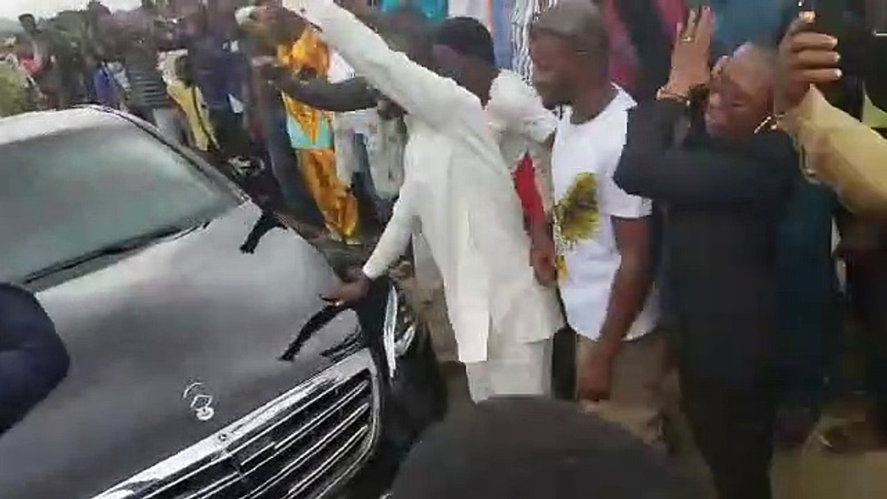 Protesters Holds Osinbajo