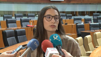 Скачать видео: Estudiantes se convierten en diputados en un debate escolar en la Asamblea