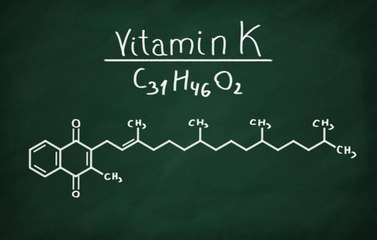 Vitamin K: Wichtig für Blut, Knochen & Zellwachstum 🩸