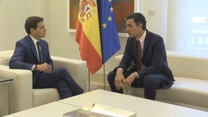 Rivera dice a Sánchez que hará una oposición firme