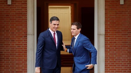 Pedro Sánchez escucha "el silencio" de Albert Rivera