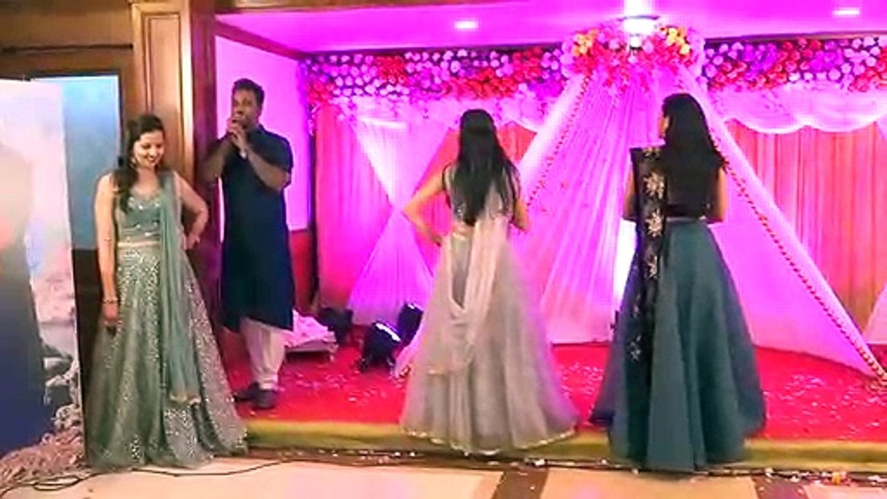 Beautiful  girl's  are so cute dancing