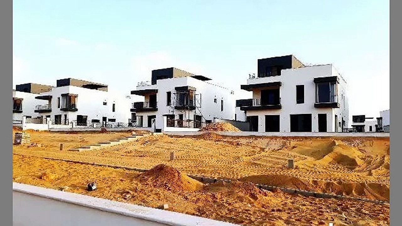 Large Villa with basment 658m The best location in The Compound on the 33