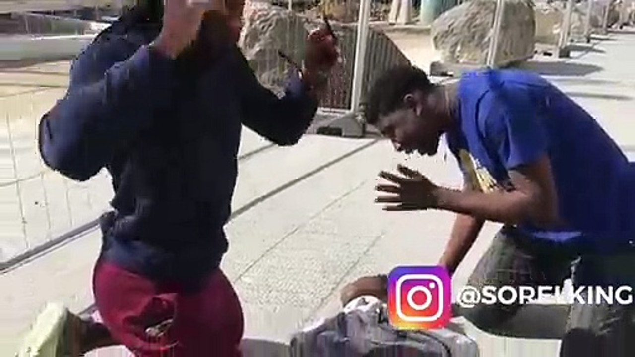 Voici comment réanimer un mort. Vous allez trop rire !