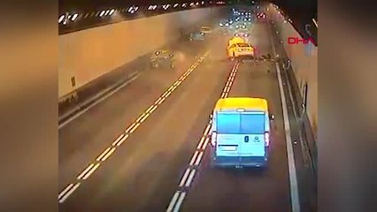 Dha Dış - Dikkatsiz Sürücü, Sebep Olduğu Zincirleme Kazada Öldü
