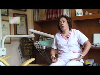 ¿Por qué se hacen espacios entre los dientes y por qué se enchuecan?