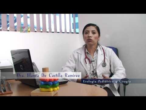 ¿Cómo deben ser la primeras orinas del recién nacido para que se consideren normales?