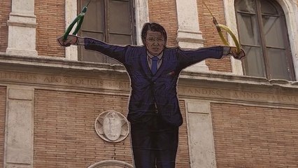 Giuseppe Conte, il premier "signore degli anelli"