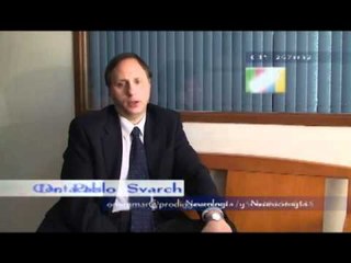 ¿Qué factores pueden provocar la presencia de esclerosis múltiple y cómo se puede prevenir?