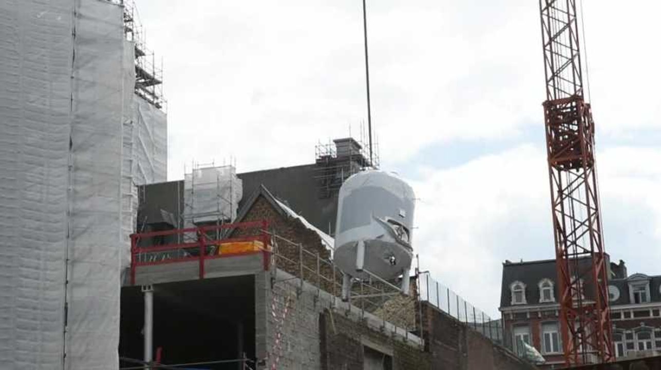 Liège : l'arrivée des cuves à la brasserie de la grand poste de Brasse&Vous