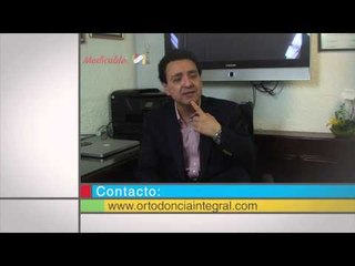 ¿Qué tipos de aparatos se utilizan para corregir problemas de crecimiento de los huesos maxilares?