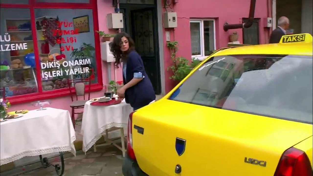 El Pañuelo Rojo ( Al Yazmalım ) - Capítulo 72 - HD - En español