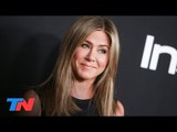 Jennifer Aniston festejó los 50 con un topless